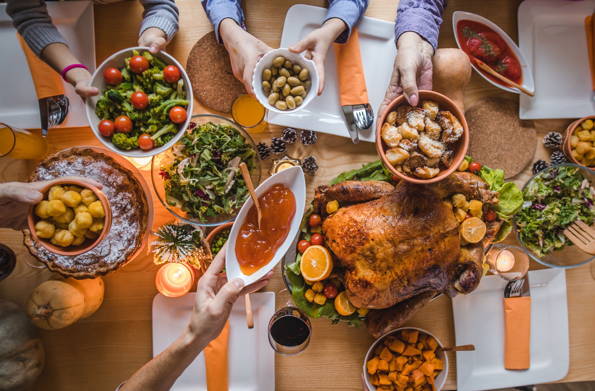 thanksgiving-dinner-tabletop.jpg